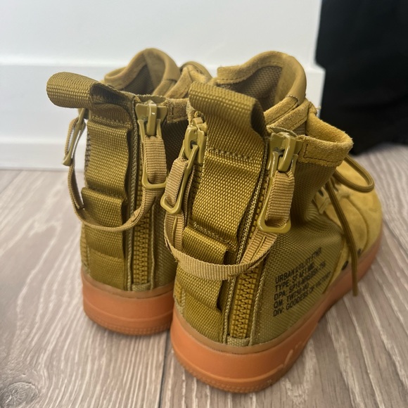 NIKE 2017 Air Force 1 Mid 'Desert Moss' - Picture 5 of 7